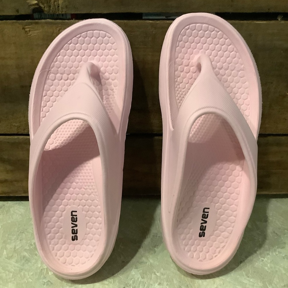 SEVEN Sandals Pink, Size 7, Soft , Used but Almost New